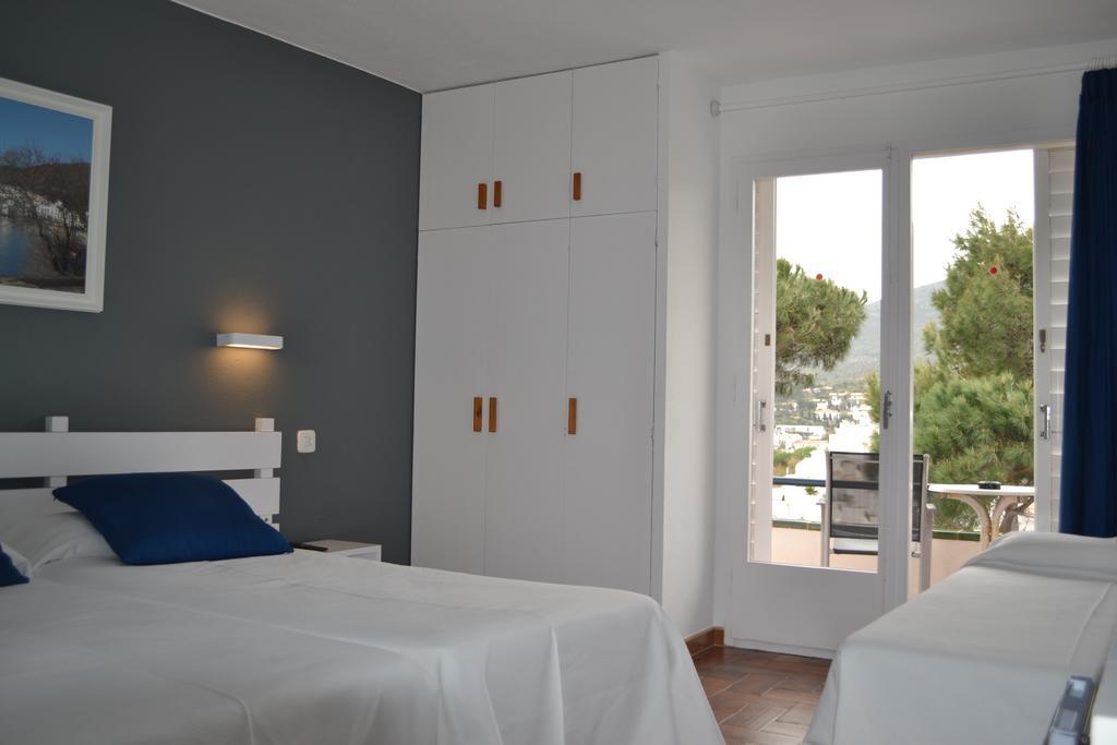 S'aguarda 3* Cadaques